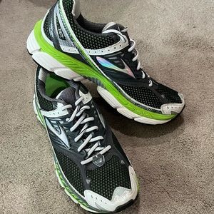 Brooks Glycerin 10 Women’s Athletic Shoes Green Black Holographic Logo Size 9